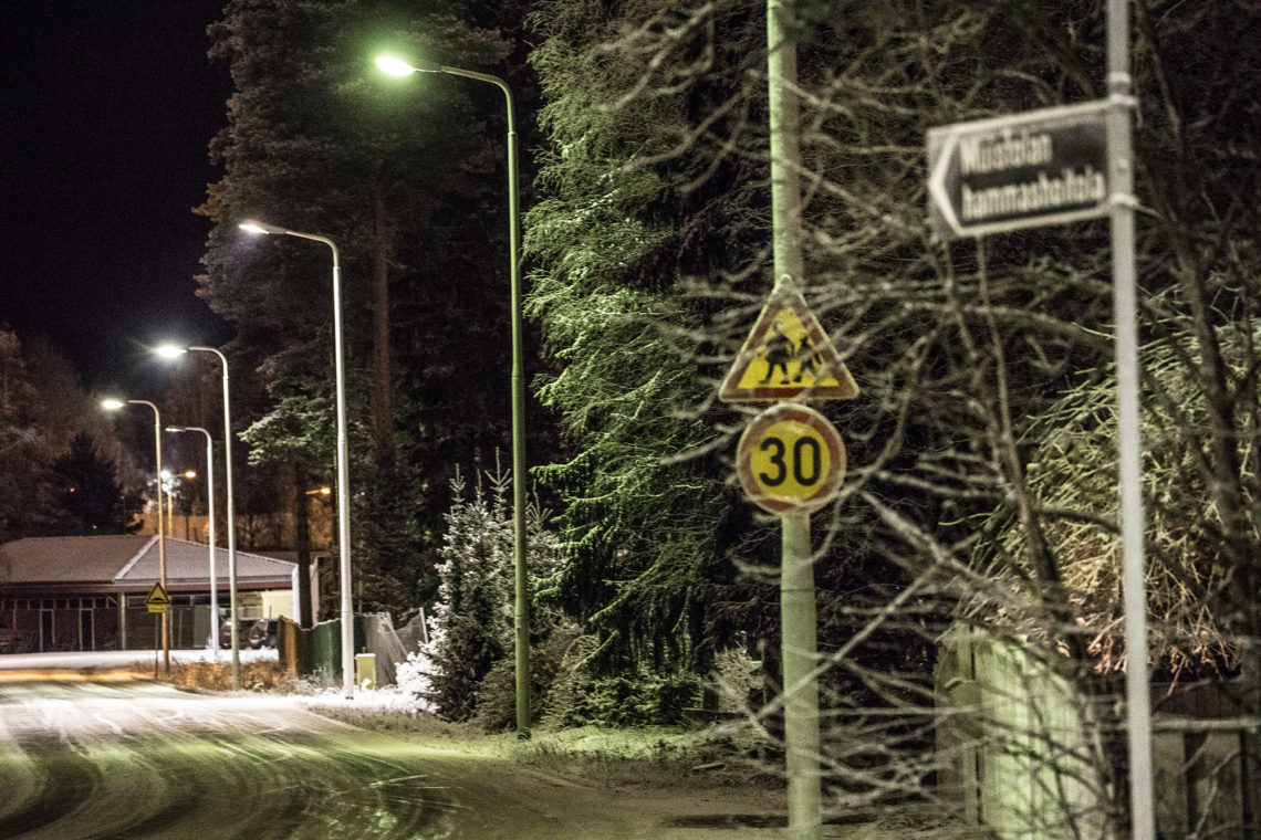 Nuupalankatua ja muistolan koulun aluetta on käytetty yöaikaan mopoilla päristelyyn. Aluetta pyritään rauhoittamaan valtuustoaloitteen voimin.