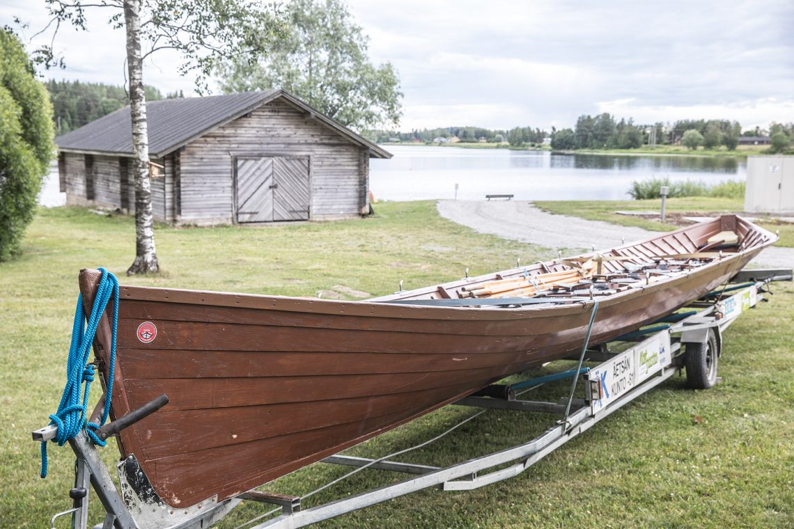 Kirkkoveneet odottivat matkaan pääsyä jo torstaina.