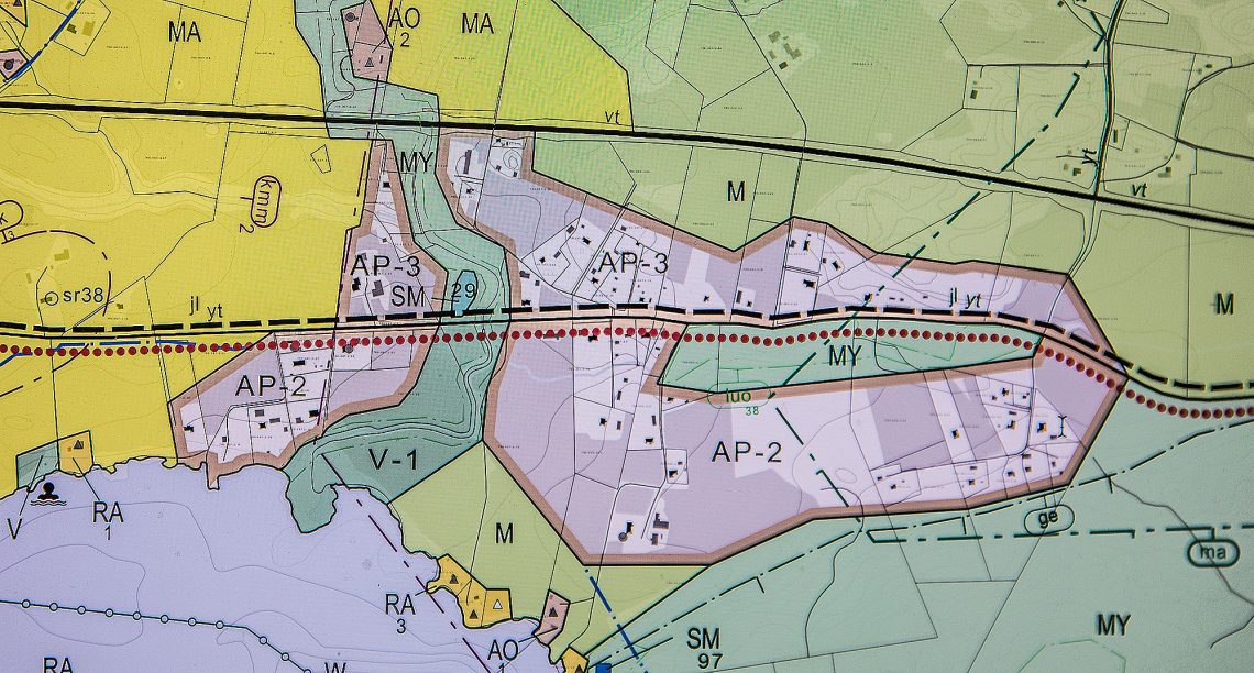 Tupurlanjärven pohjoispuolelle osoitetaan 68 hehtaarin laajuista pientaloaluetta. Karpalistonjoki jakaa asuinalueet kahteen osaan.